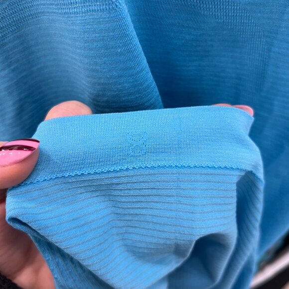 $68 Lululemon Aero Blue Stripe Swiftly Tech Short-Sleeve Shirt 2.0 Top size 8 - Picture 7 of 7